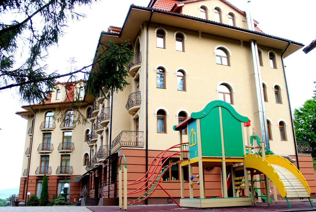 Grand Hotel Pylypets Fülöpfalva Kültér fotó